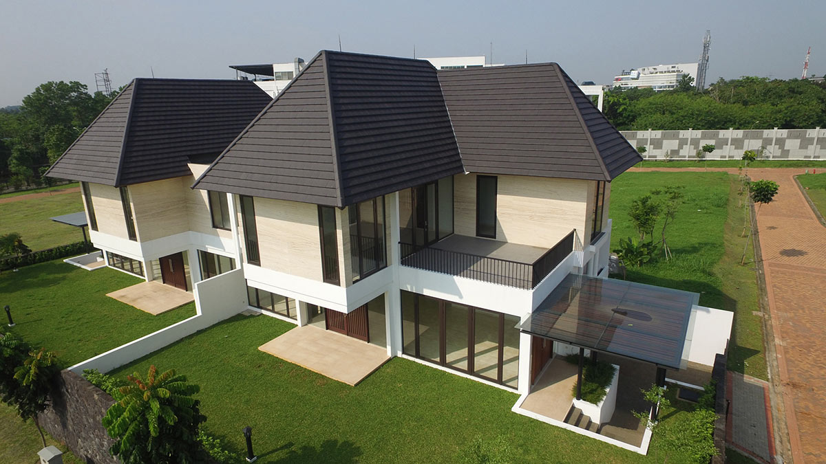 rumah dengan genteng kanmuri flat surabaya